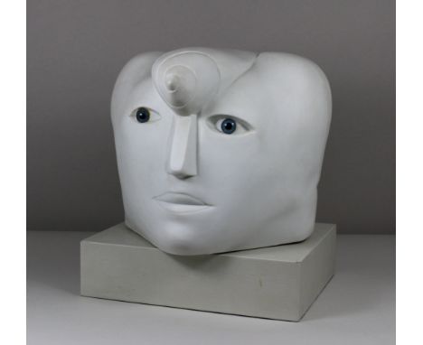 Joachim Schmettau (deutsch, geb. 1937), Kopf mit Glasaugen, Stempelmarke Goebel Galerie, Biskuitporzellan und Glas, 1990, unt