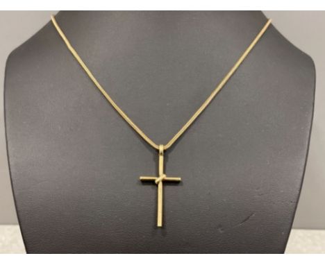 9ct gold Cross and chain 5.2g