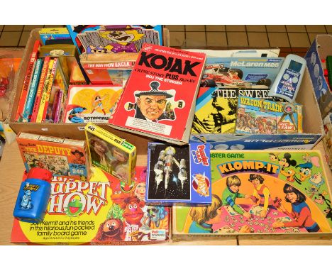 A QUANTITY OF FILM &amp; T.V RELATED TOYS, JIGSAWS, GAMES AND BOOKS, etc, to include Omnia The Sweeney board game, Palitoy Br