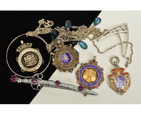 A SELECTION OF SILVER AND WHITE METAL JEWELLERY, to include a child's expandable bangle, four silver medals, a brooch and two