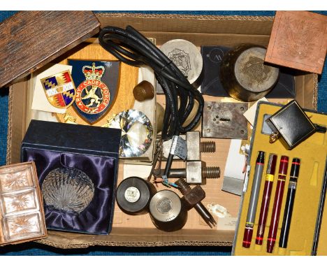 A BOX OF MISCELLANEOUS ITEMS, to include a late Victorian stickpin, a faceted diamond shape paperweight, a boxed crystal pape