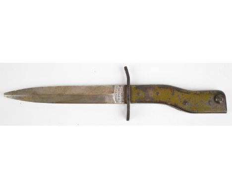 German WW1 'crank handled' trench knife bayonet with Gesetzlich Geschutzt to one side of the ricasso and Demag Duisburg to th