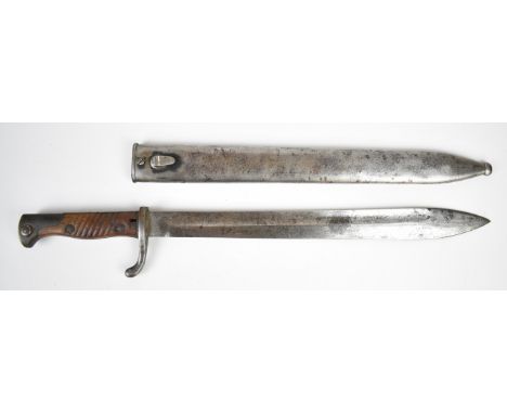 German WW1 98/05 pattern bayonet, later model with flash guard, Waffenfabrik Mauser Ag Oberndorf to ricasso and scabbard and 