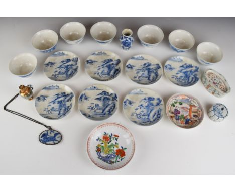 19th/20thC Chinese porcelain tea bowls and saucers, cricket box, paste pot etc.