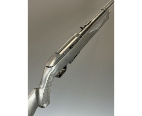 Crosman Repeatair 1077 repeater .177&nbsp;&nbsp;CO2&nbsp;air rifle with chequered semi-pistol grip, composite stock, adjustab