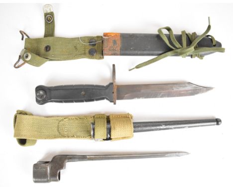 British No4 MkIII spike bayonet with 20cm blade, scabbard and frog, together with another bayonet with large muzzle ring, 17c