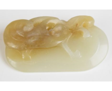19th/20thC Chinese carved and pierced jade amulet, W5 x H2.5cm
