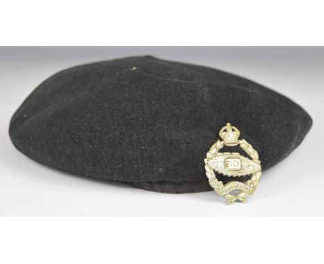 WW2 British Army Royal Tank Regiment beret and cap badge