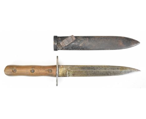 WW1 trench / fighting knife with wooden grips, 21cm single edged blade and metal sheath.&nbsp;PLEASE NOTE: WE ARE NOT ABLE TO
