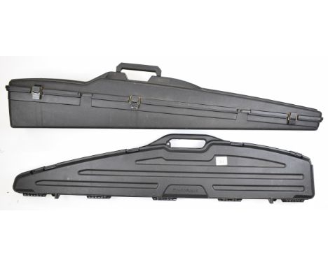 Two shotgun or rifle hard carry cases AirGlide and Doskosport.&nbsp;