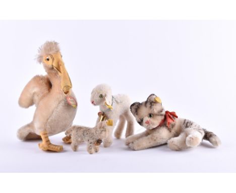 Konvolut Steiff Kuscheltiere4 Tierfiguren, Katze Fiffy L: 19 cm, Katze Tabby L: 11,5 cm und Schaf Lamby L: 12,5 cm, Pelikan P