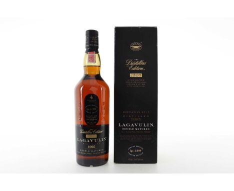 LAGAVULIN 1995 DISTILLERS EDITION ISLAY SINGLE MALT  Distilled: 1995Bottled: 2011Double matured in Pedro Ximenez Cask-Woodlgv