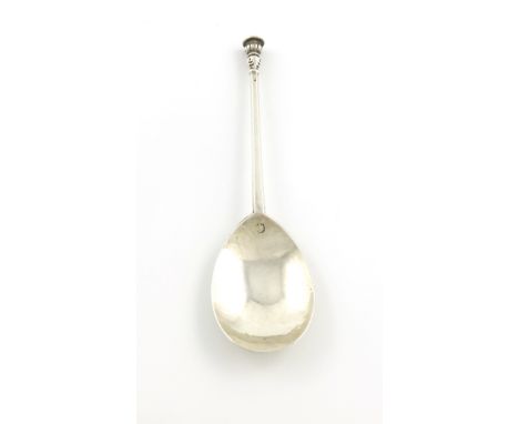 A James I silver Seal-top spoon, by James Cluatt, London 1614, fig-shaped bowl, tapering faceted stem, the seal-top finial sc
