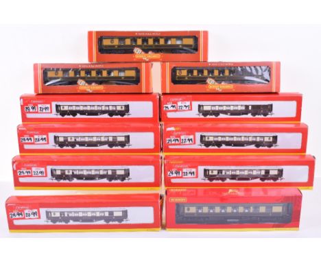 Eleven Hornby 00 Gauge Pullman Coaches Boxed, R.233 Pullman Coach Brake, 2x R.233 Pullman Coach 1st class, 2x R4143A Pullman 