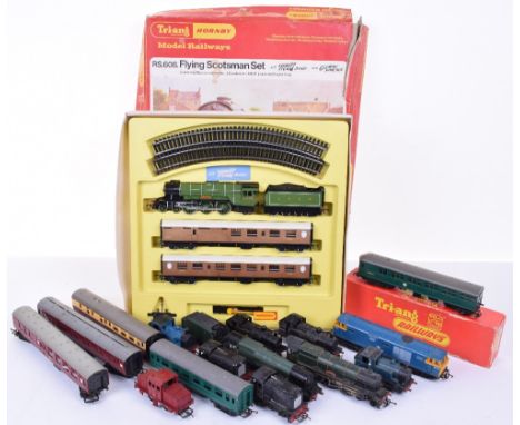 Triang Hornby 00 Gauge RS.608. Flying Scotsman Set, containing locomotive, 2 coaches in L.N.E.R. livery and oval track, set i