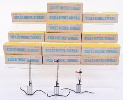 Scarce 00 Scale Model Railway Signals (SMEC) Scale Models  Equipment  Company 14 boxed various short/long post signals, plus 