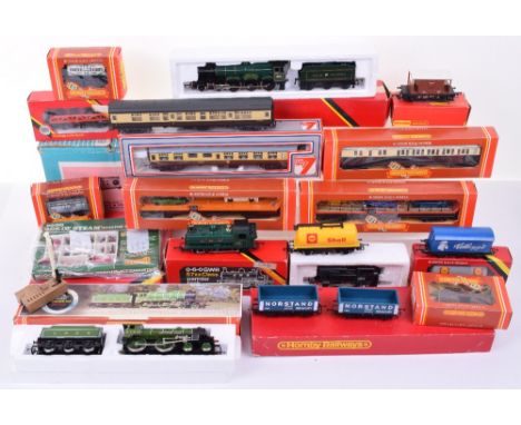 Quantity of Hornby Railways 00 Gauge, including boxed R.041 G.W.R Loco Pannier Tank, R.378 LNER Class D49/1 Loco Cheshire, R.