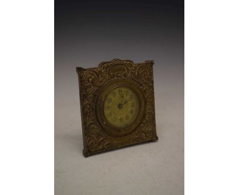 Early 20th Century easel or 'strut' timepiece, 21.5cm high