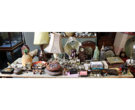 A reproduction blunderbuss, 68cm long; an Edwardian mantel clock; four various lamps &amp; sundry other items.