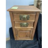 Table de nuit / coin ANTIQUE