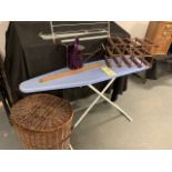 Lot de Rack à vin, Rack séchage et repassage et CD SONY