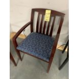 (2) Chaises visiteurs bois