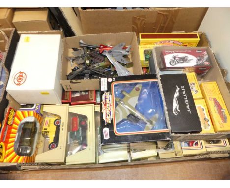 A collection of mixed vintage diecast to include Matchbox Models of Yesteryear, Dinky Toy by Matchbox, Dinky Toy Atlas, toget
