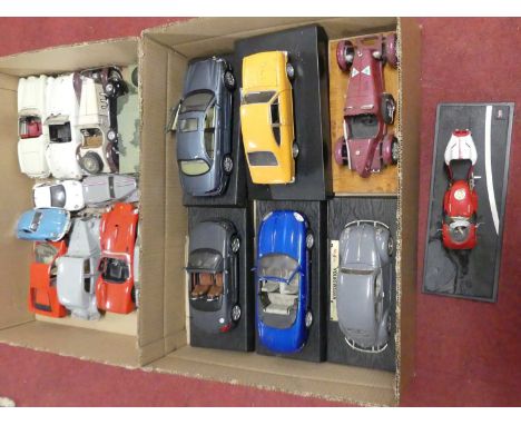 Two boxes of mainly 1/18 scale loose diecasts