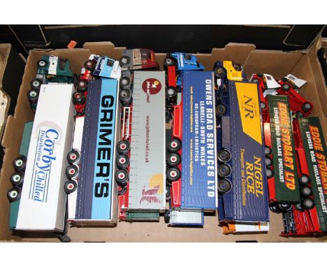 One tray containing a collection of mainly 1/50 scale road transport haulage models by Corgi 