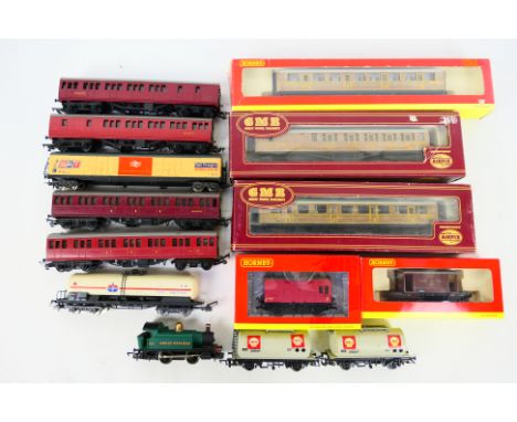 Hornby, Airfix, Tri-ang, Lima - 5 x boxed and 9 x unboxed OO gauge railway carriages, wagons, and locomotive - Lot includes a