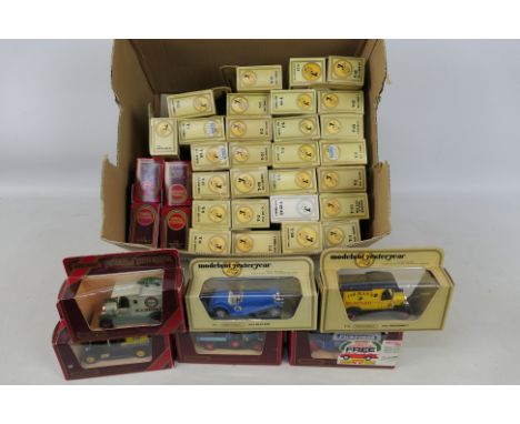 Matchbox Models of Yesteryear - A collection of 38 boxed Matchbox Models of Yesteryear predominately in Type-I straw boxes. L