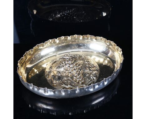 A Victorian electroplate oval fruit bowl, with relief grapevine centre panel, length 27cmVery good condition 