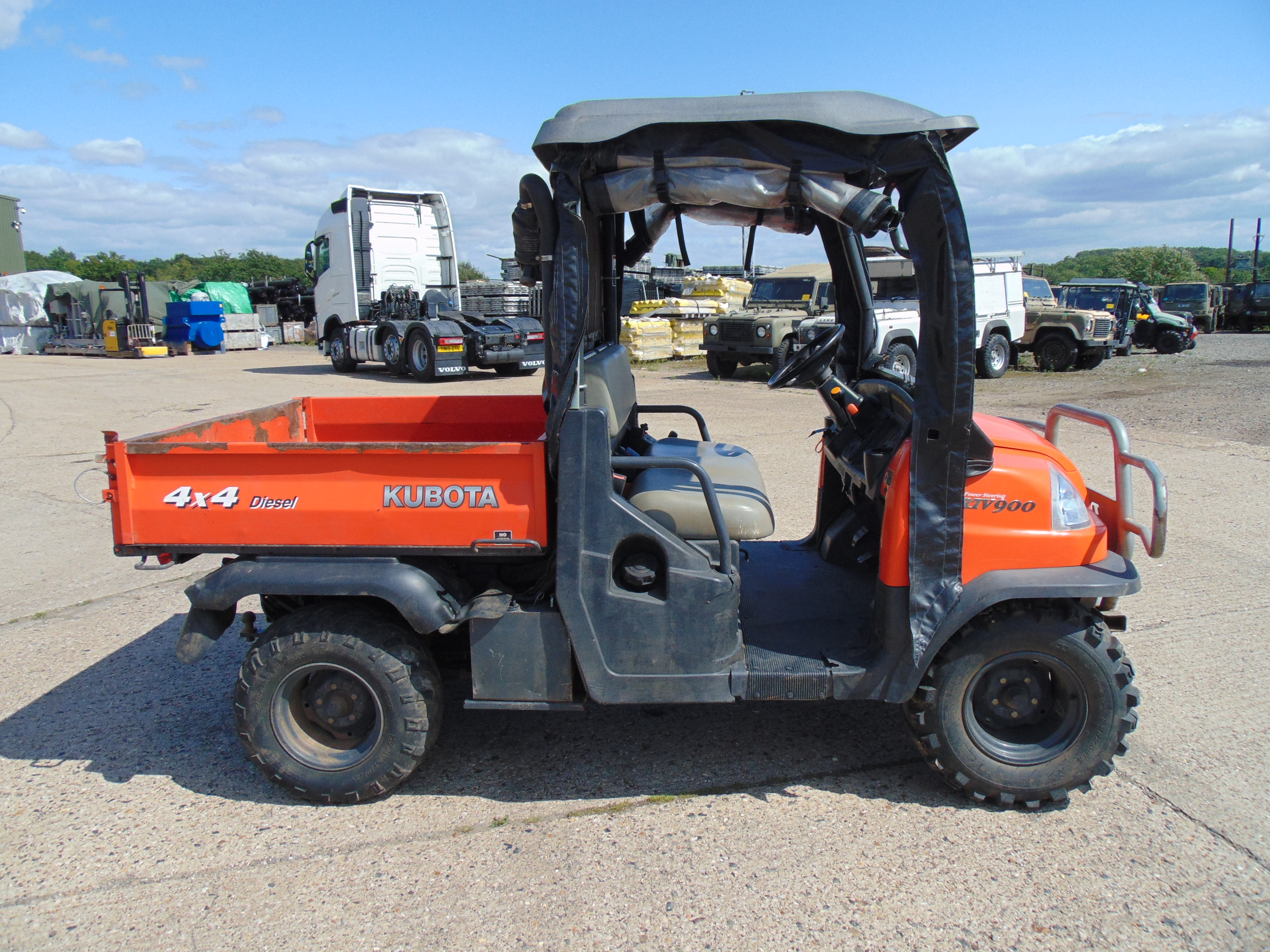 You are bidding on a Kubota RTV900 4WD Utility ATV. It Features 898cc