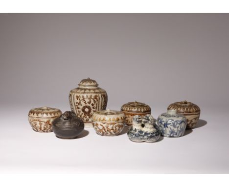 A SMALL GROUP OF SOUTH ASIAN CERAMIC ITEMS 14TH/15TH CENTURY AND LATER Comprising: four persimmon-shaped boxes and covers dec
