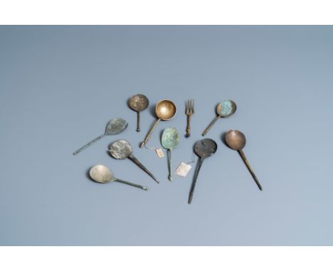 Full title: Nine brass spoons and a small fork, 15/16th C.Description: L.: 17,5 cm (the largest)Ê One with a label: found in 