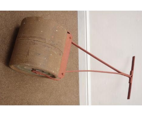 Early 20th century cast iron garden roller, W38cm Condition Report Click here for further images, condition, auction times & 