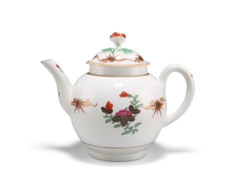 A WORCESTER TEAPOT AND COVER, CIRCA 1760, painted in coloured enamels with Flash or Starburst pattern. 13.5 highCONDITION REP