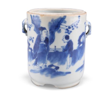 A CHINESE BLUE AND WHITE PORCELAIN CYLINDRICAL JAR, with decorative small handles and raised on three supports, decorated in 