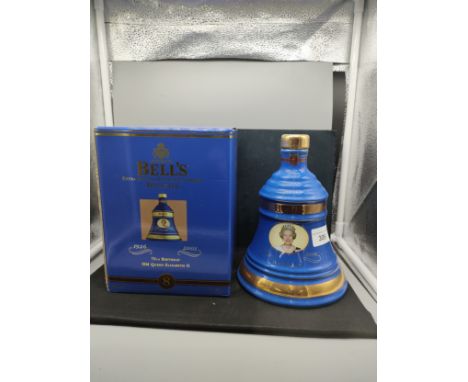 Bells scotch whisky 8 year old to commerate the queen's birthday with box full and sealed . 