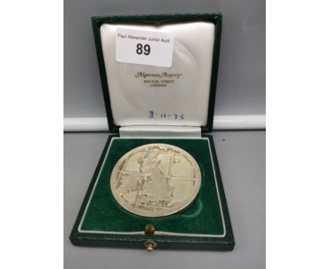 A 1975 commemorative medal for BP Forties Field oil field opening, comes with case, [diameter 6cm] 