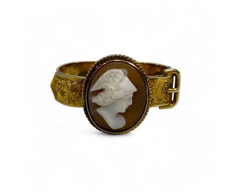 A 9ct yellow gold cameo belt scarf clip, 30mm by 20mm by 18mm, weight 5.3g.