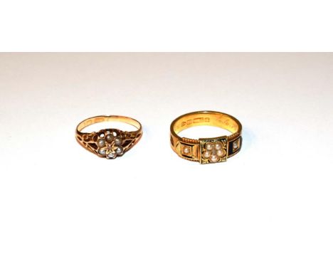 Two 15 carat gold split pearl rings, varying designs, finger sizes O and O1/2.  Gross weight 4.7 grams. 