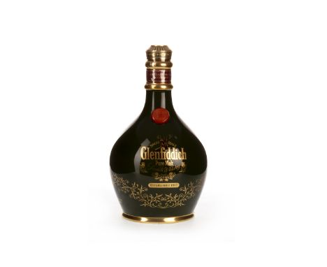 GLENFIDDICH AGED 18 YEARS Active. Dufftown, Banffshire. 750ml, 43% volume, in green ceramic bottle.