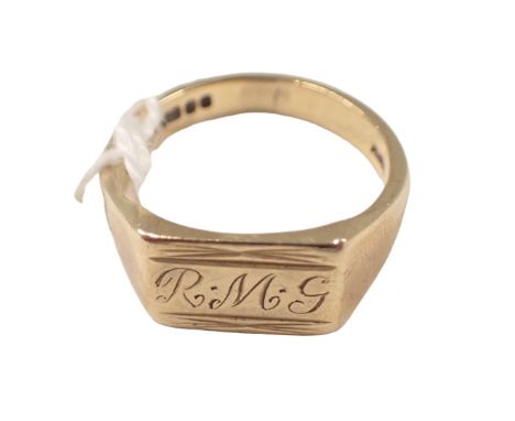 A 20thC 9ct gold signet ring, the rectangular panel bearing the initials RMG, the inner band stamped Albion, ring size R, 5.4