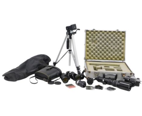 Camera and optics equipment, comprising an aluminium flight case, with a Prinz Galaxy 1-6.3 400mm zoom lens, various lens cap
