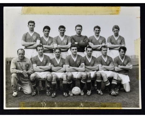 Scarce original 1958 FA Cup Final Manchester Utd team line-up b&amp;w press photograph (Daily Sketch stamp) taken prior to th