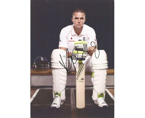 Kevin Pietersen autographed photo. High quality colour 8x12 portrait signed by England cricketer Kevin Pietersen. Good condit