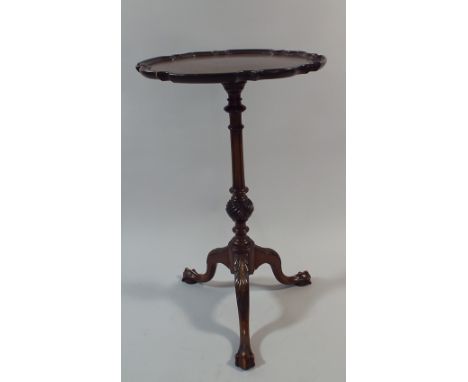 A Nice Quality 19th Century Mahogany Tripod Wine Table with Piecrust Top and Reeded Support. Claw and Ball Feet. 40cm Diamete