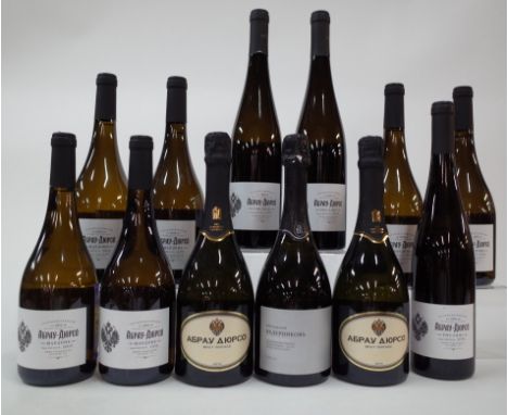 12 BOTTLES RUSSIAN WHITE AND SPARKLING WINERussian Wine House Abrau-Durso 3 x Chardonnay 2019, 3 x Chardonnay 2019, 3 x Riesl