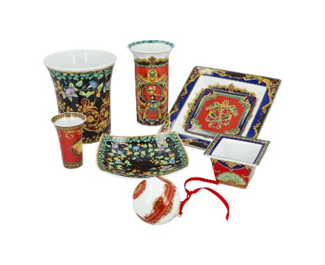 VERSACE x ROSENTHAL Porzellan Konvolut. Konvolut bestehend aus (7): 1x kleine Ablage "GOLD IVY", 1x kleine Vase "GOLD IVY", 1